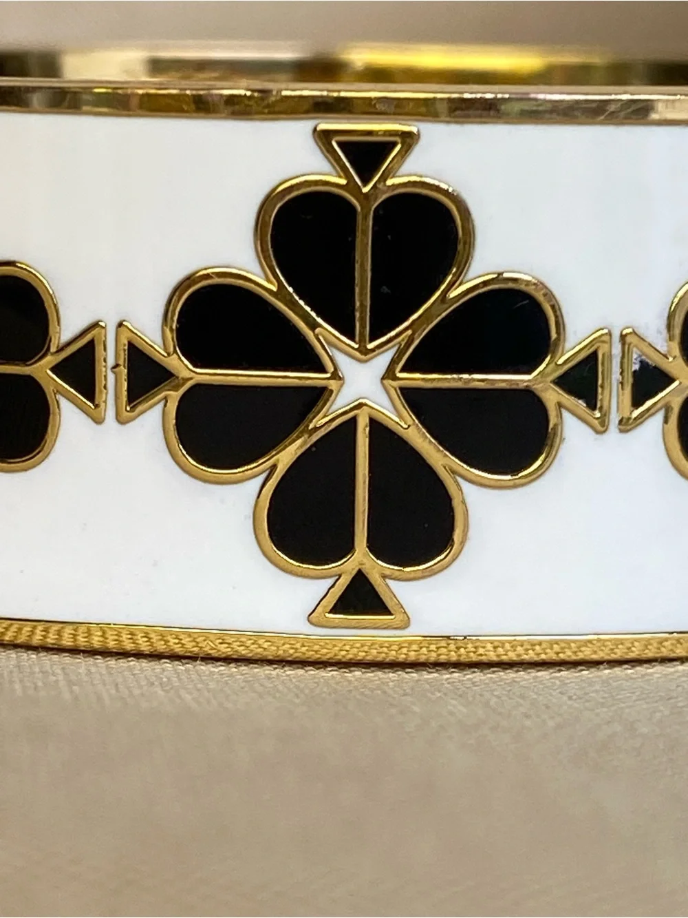Kate Spade Heritage Spade Hinged Bangle
